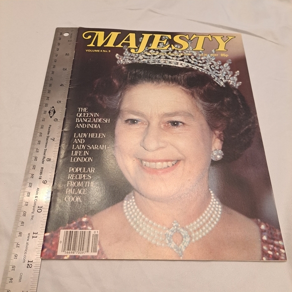 Majesty Magazine Volume 4 No 9 January 1984 Printed In England Royal Family - Picture 8 of 8